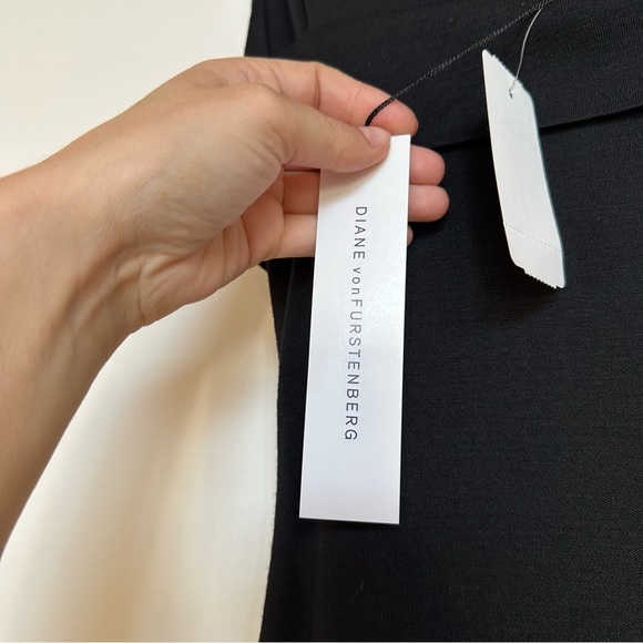 Diane Von Furstenberg Vintage Boyet Dress in Black 100% Wool - Picture 5 of 10